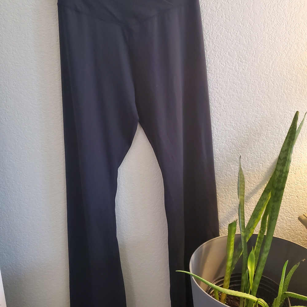 Women's Black Leggings - Picture 5 of 12